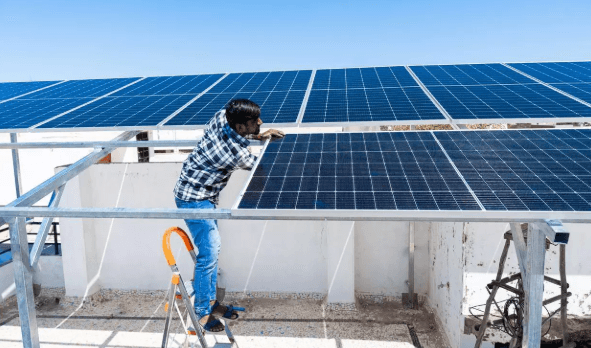 Free Electricity vs Solar Subsidy: Karnataka's Policy Clash Slows Rooftop Adoption