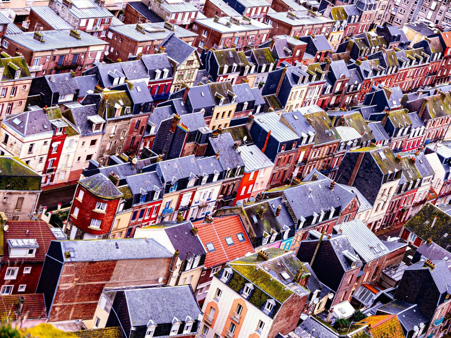 France to Double Grid Tax on Pre-2021 Solar Systems Over 100 kW - फ्रांस 2021 से पूर्व 100 kW से बड़े सौर सिस्टम पर ग्रिड कर दोगुना करेगा